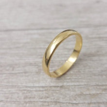18k wedding band, 5mm gold wedding band