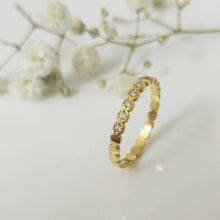 Delicate gold wedding band, circles wedding band, beaded wedding ring, gold wedding band for women Unique eternity ring, thin gold ring