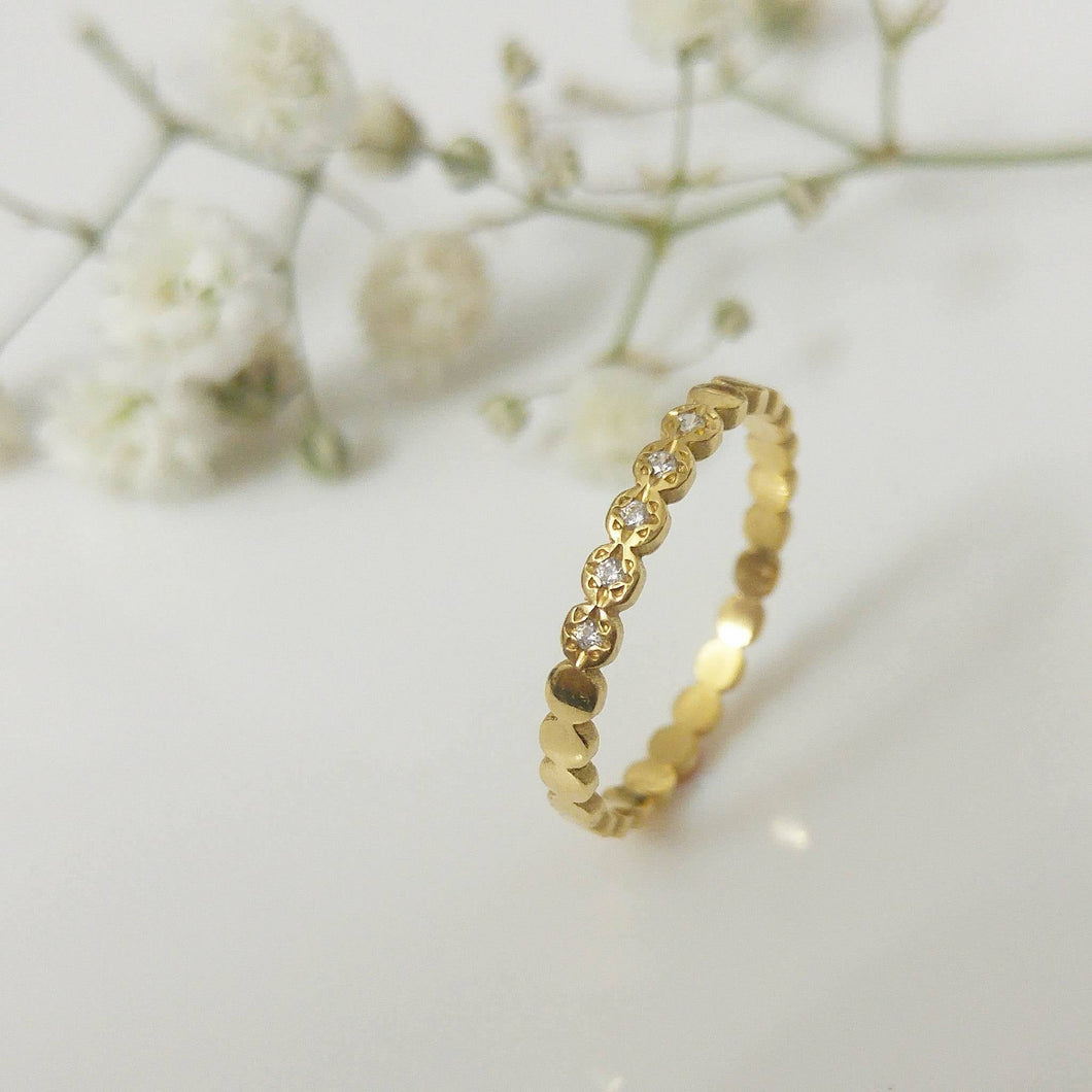 Delicate gold wedding band, circles wedding band, beaded wedding ring, gold wedding band for women Unique eternity ring, thin gold ring