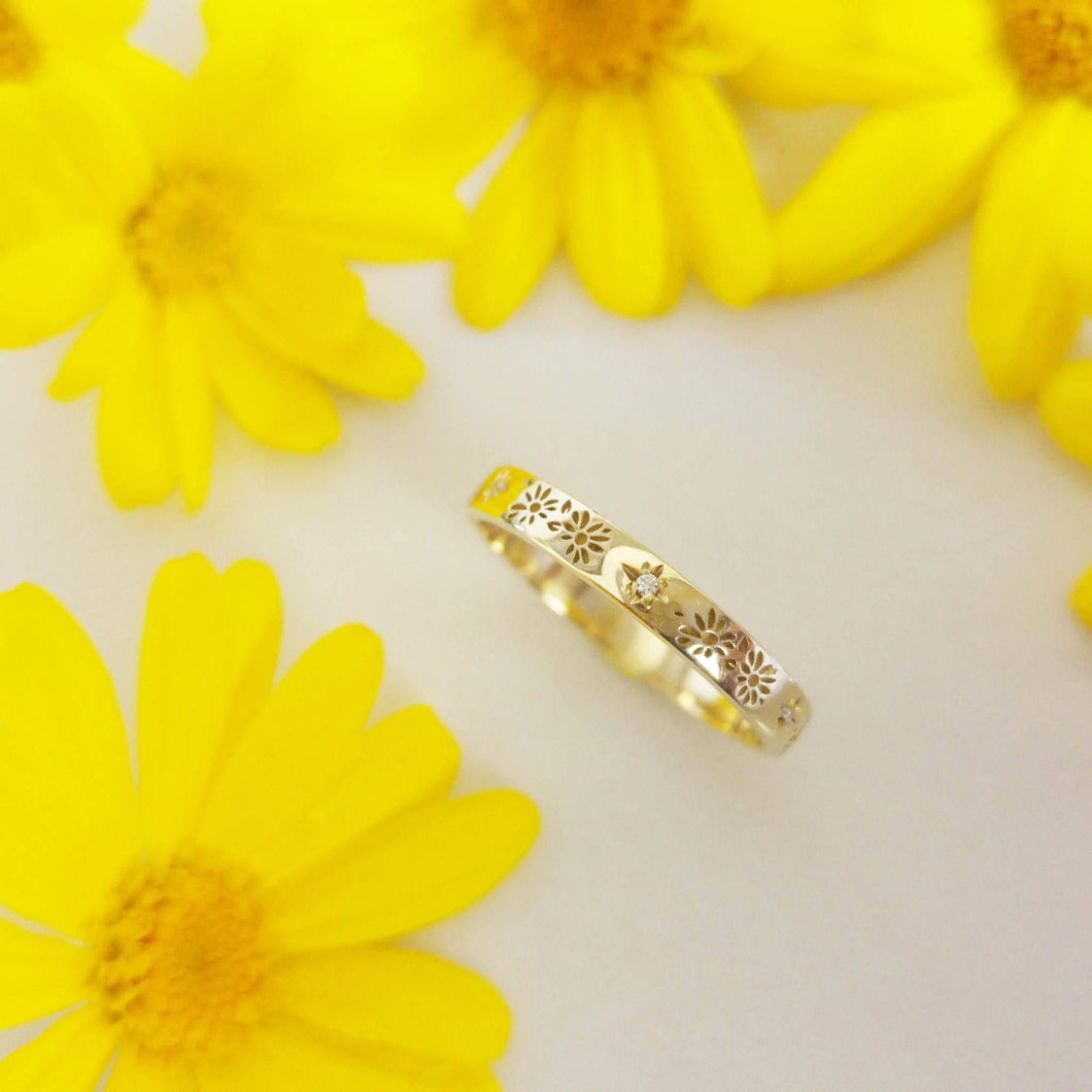 Floral wedding band, Unique wedding band for women, daisy wedding ring, Gold wedding ring for women, 14k gold flower ring
