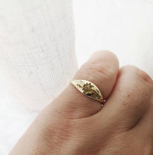 Daffodil signet ring, 14k gold floral wedding band