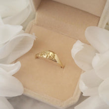 Flora wedding ring