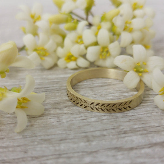 Rustic leaves & Berries wedding ring