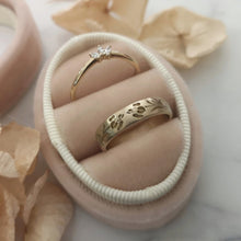 Iris flower wedding band, 18k gold vintage style floral ring
