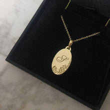 Vintage style personalized flower necklace