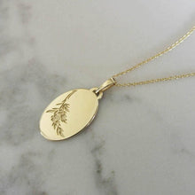 Vintage style floral pendant