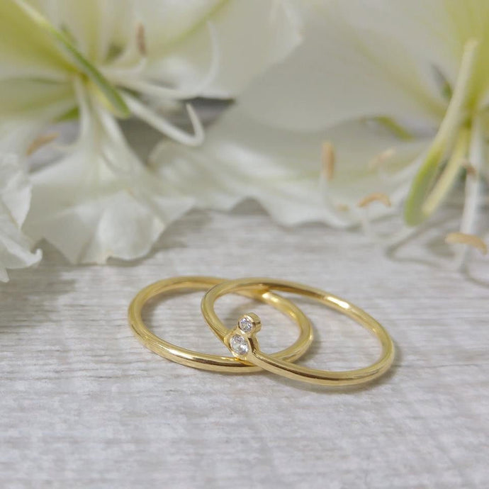 Unique engagement ring for women,  delicate wedding ring set, 14k gold engagement ring set, delicate diamond ring, thin gold rings set