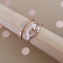 Vintage style floral ring for women, Gold flower signet ring, Unique Gold wedding ring, 14k gold wedding band, Rose gold flower wedding band