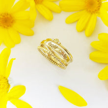 Floral wedding band set, Unique wedding band for women, daisy wedding ring, Gold stacking rings for women, 14k gold delicate stacking set