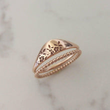 Rose gold stacking ring set, flower ring, delicate bridal ring set, Unique wedding ring, 14k gold wedding band, flower wedding band