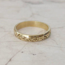 Flower wedding band, vintage style floral ring for women