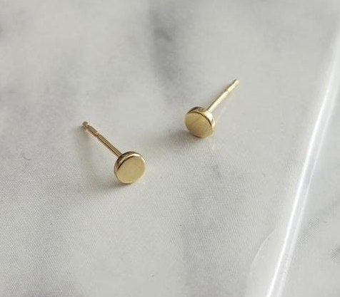 Gold dot earrings, gold circle earrings, 14K gold dainty earrings, delicate everyday stud earrings