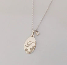 Monogram flower necklace, vintage style oval pendant, unique personalized pendant, floral engraving necklace, birthstone charm necklace
