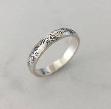Flower wedding band, vintage style floral ring for women