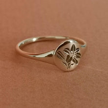Gold signet ring, Flower signet ring, 14k gold lily flower signet ring , personalized Valentine's day gift