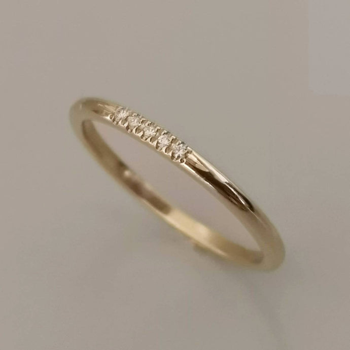 Thin gold wedding band, delicate diamond wedding ring for women, 14k gold wedding band