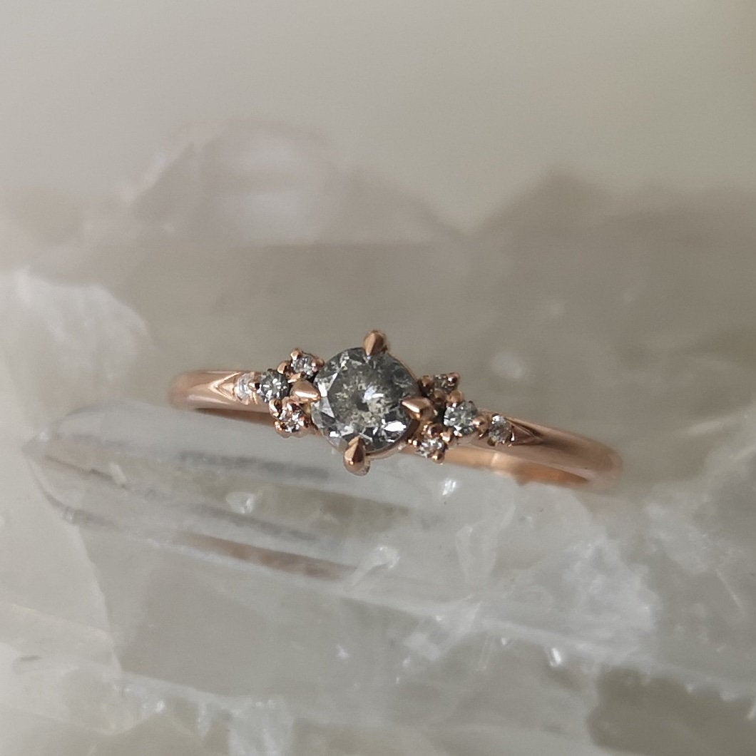 Dainty Diamond Ring- Textured - Siop Wyn