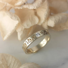 Floral wedding band, 14k gold vintage style flower band
