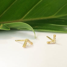 Mini gold V stud earrings, gold chevron studs, 14k gold V shaped stud earrings, Women diamond earrings, geometric earrings