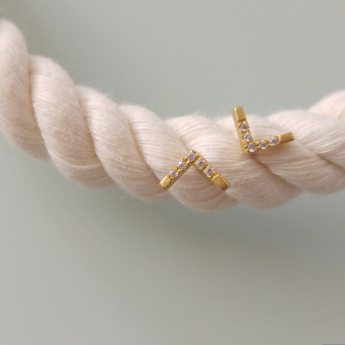 Mini gold V stud earrings, gold chevron studs, 14k gold V shaped stud earrings, Women diamond earrings, geometric earrings