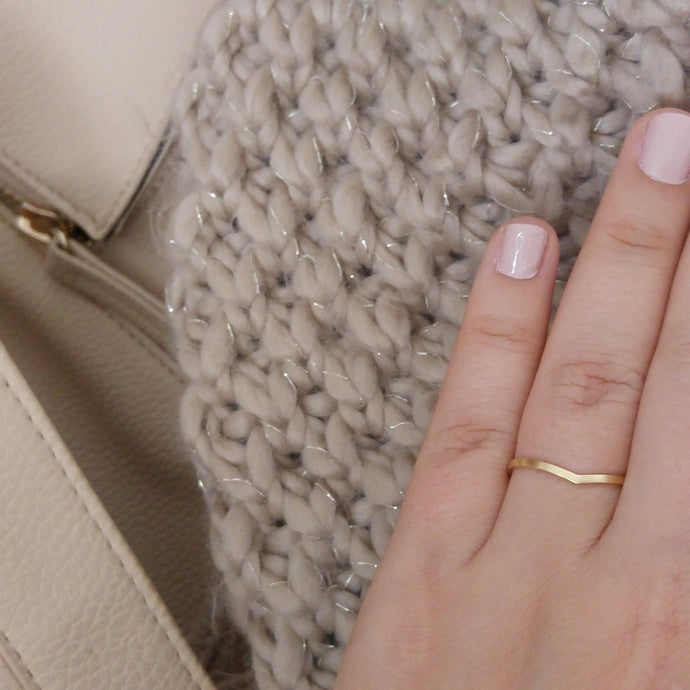 Thin Gold V ring, Thin V Shaped ring, gold chevron ring, delicte wedding band, gold wedding ring for women, thin gold stacking ring