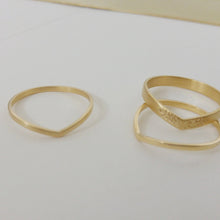 Thin Gold V ring, Thin V Shaped ring, gold chevron ring, delicte wedding band, gold wedding ring for women, thin gold stacking ring