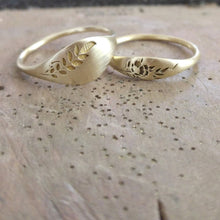 Gold leaf signet ring, Gold wedding band for women, Unique wedding ring, Gold signet ring, Leaves wedding ring, bespoke nature jewelry