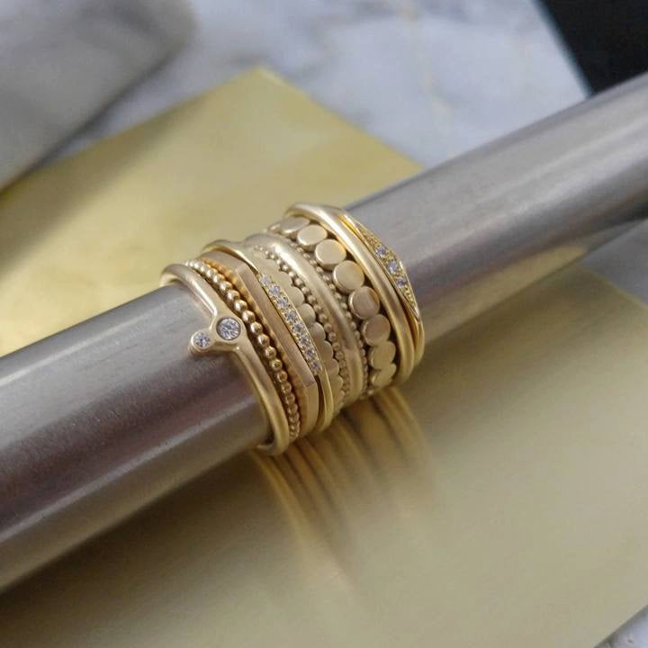14k Princess & Round Diamond Thin Band Ring – Dandelion Jewelry