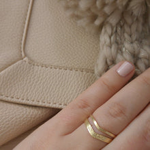 Womens wedding ring set, Unique wedding bands, Vintage style wedding ring, 14k gold leaves wedding rings set, thin v ring, wedding band set
