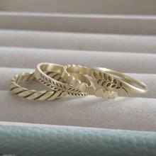 Rustic wedding band, Unique wedding band for women, Leaves and berries wedding band, Gold wedding ring for women, 18k gold leaves band