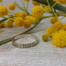 Unique wedding band for women, Leaves and berries wedding band, Gold wedding ring for women, 14k gold wedding band, gold leaves band